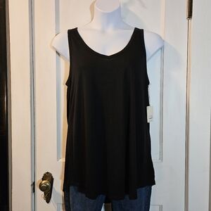 a.n.a. Black Flowy Tunic Tank Top - Size XL